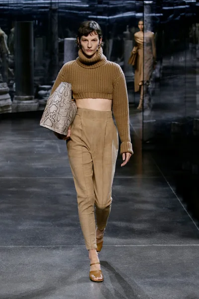 Look 11